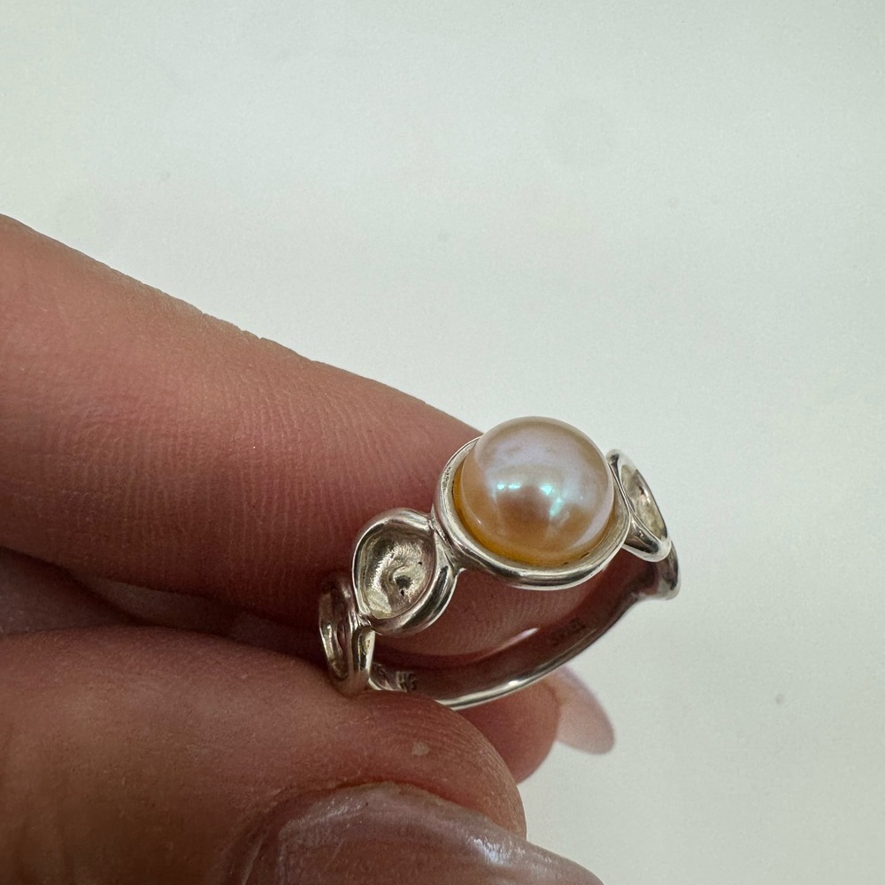 Hagit Gorali Sterling Silver and Pearl Ring Size 5.75 4.2g
